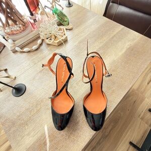Via Spiga Black and Orange Heels